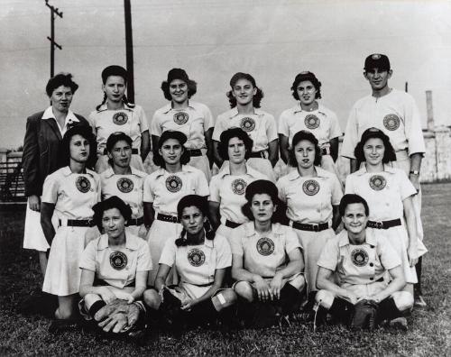 Racine Belles Group photograph, 1944