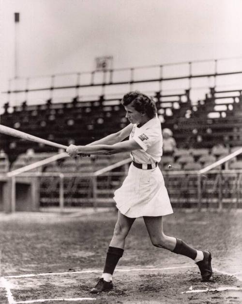 Connie Wisniewski Batting photograph, between 1945 and 1952