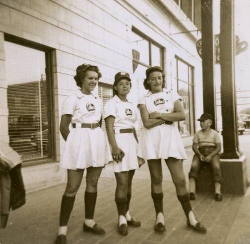 Springfield Sallies Players on Tour photograph, 1949