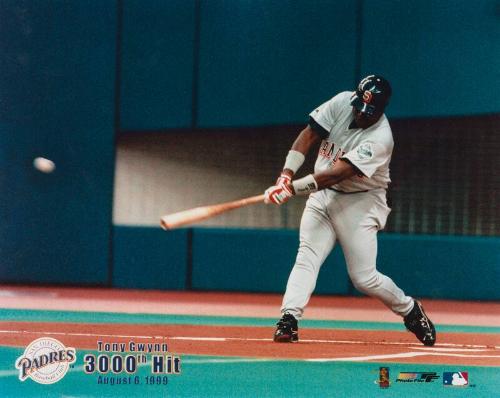 Tony Gwynn Batting photograph, 1996 August 06