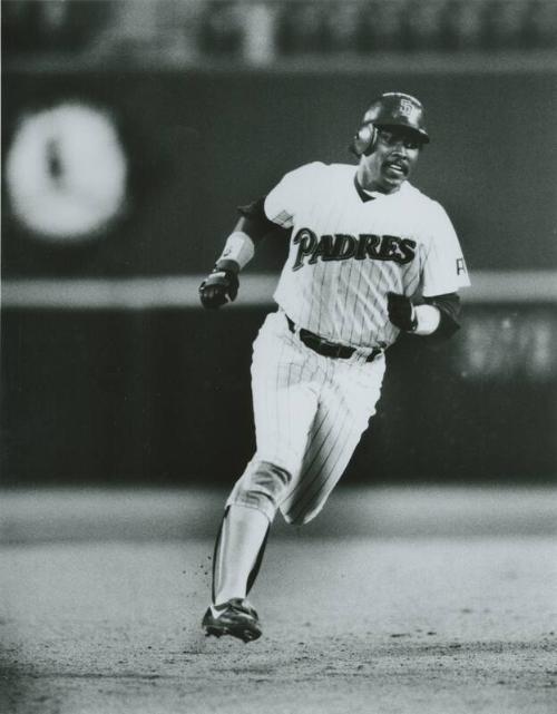 Tony Gwynn Running photograph, 1985 or 1986