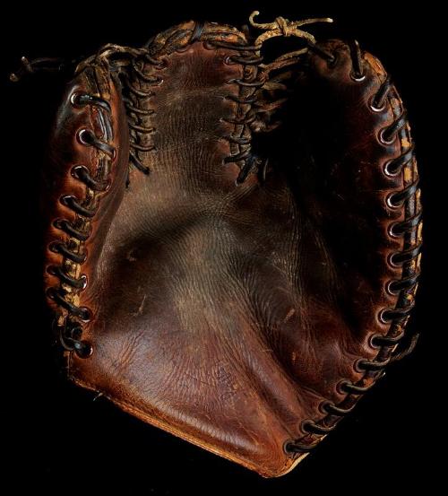 Vivian Kellogg glove