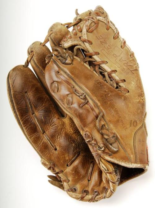 Masanori Murakami glove