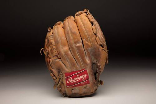 Bert Blyleven glove