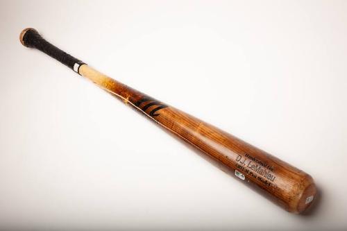 D.J. LeMahieu London Series bat